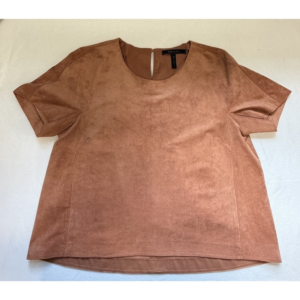 BCBGMaxAzria Blush Faux Suede Top With Keyhole Back Size Large